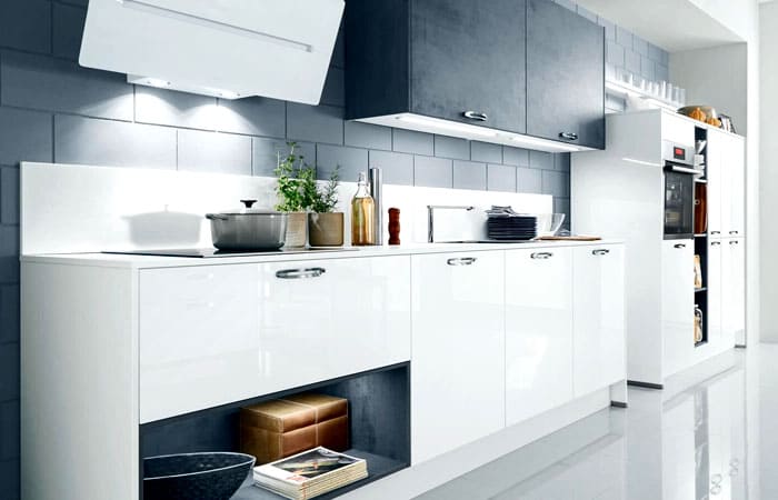 Всичко се решава от вътрешното пълнене на шкафове и чекмеджета, всичко може да се побере в една линия