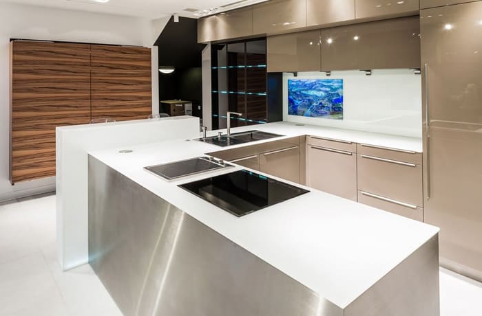 Нетипичен ъглов модел