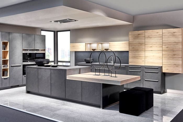 Любителите на тавани на много нива ще харесат идеята да скрият комуникациите от очите