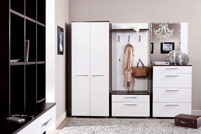 Предимствата на такива слушалки са в разделянето: те могат да се комбинират по различни начини, което ще ви позволи да намерите най-изгодната опция за местоположение