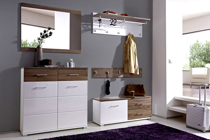 Коридорните комплекти винаги са с тясна ширина