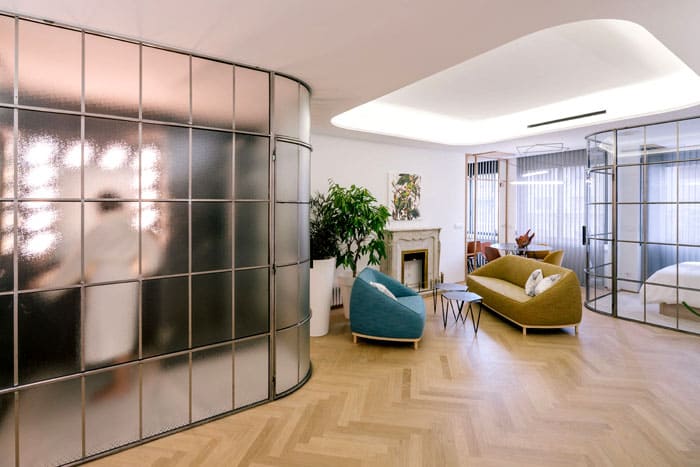 Ъгловият плавен завой изглежда доста модерно