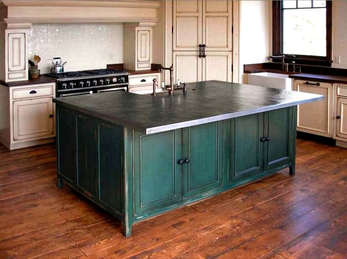 Metal countertops can be matte, glossy, with decorative elements