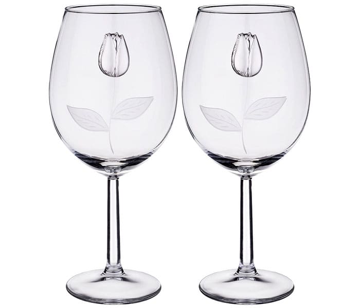 Ly rượu có thể có hoa văn theo chủ đề