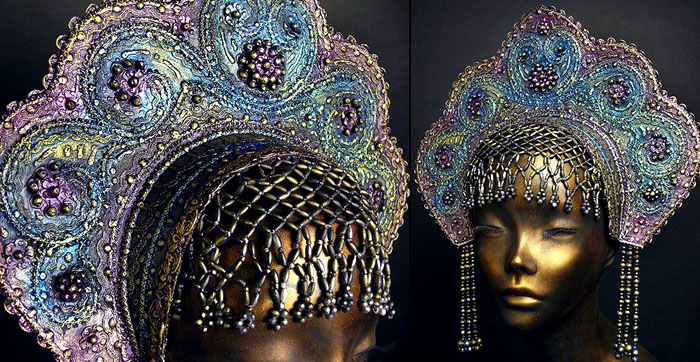 Ако е необходимо, към кокошника се пришива дълга бяла тъкан Ако е необходимо, към кокошника се пришива дълга бяла тъкан