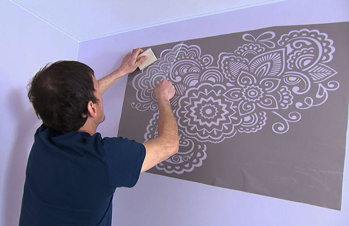 It is important to remove the workpiece from the surface correctly