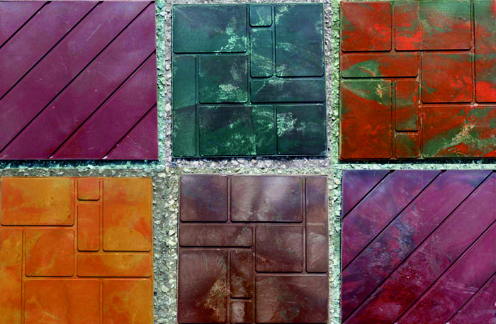 Αυτό το πλακίδιο βάφεται προσθέτοντας μερικές σταγόνες χρωστικής στο ακόμα μη σκληρυμένο διάλυμα