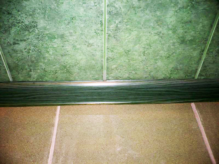 Συχνά προσπαθούν να επιλέξουν το πάτωμα για να ταιριάζει με τους τοίχους.