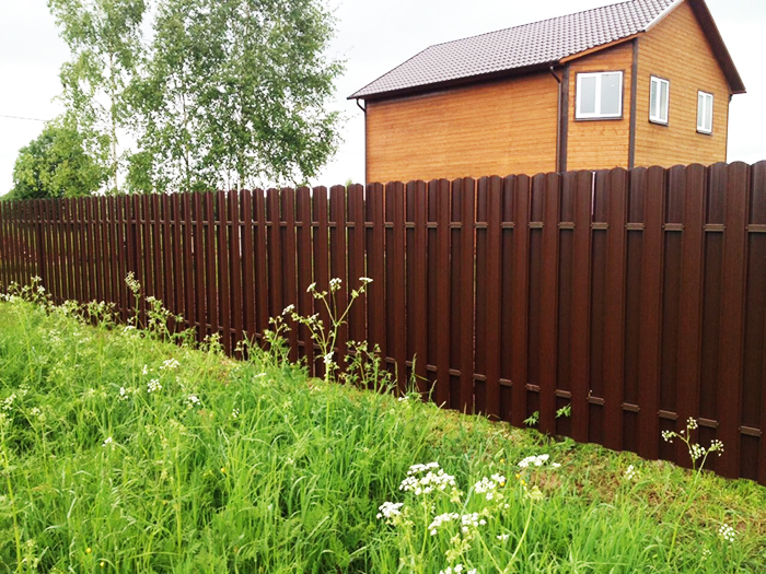 ความสูงของรั้วระหว่างพื้นที่ติดกัน