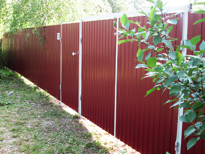 ง่ายกว่าในการติดตั้งรั้วที่สูงขึ้นและไม่ต้องทนทุกข์ทรมาน