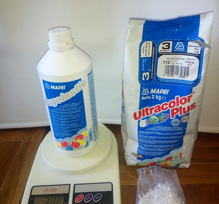 Zweikomponenten-Epoxidmörtel von Mapei