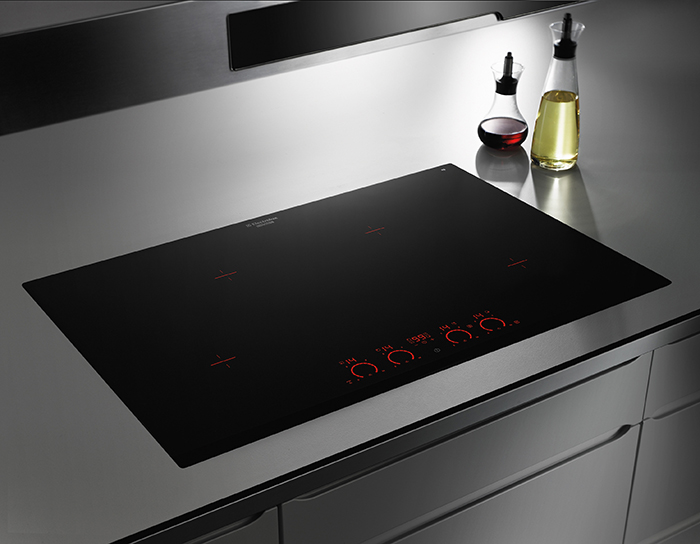 Molti modelli illuminano la posizione dei bruciatori all'avvio