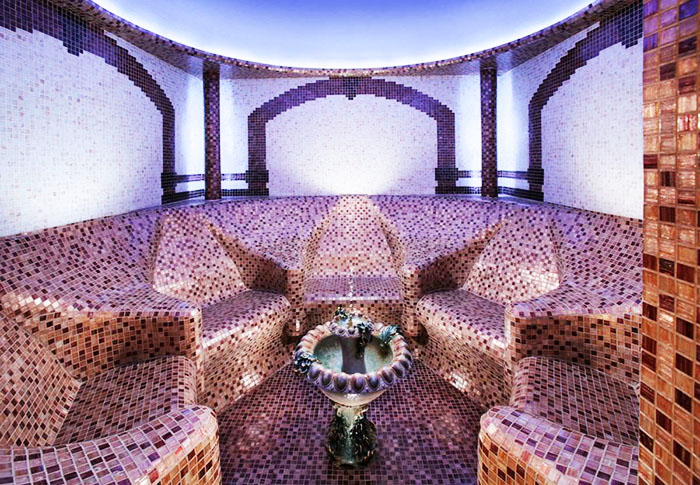 Manchmal wird Marmor durch Pixelkacheln oder Mosaike ersetzt.