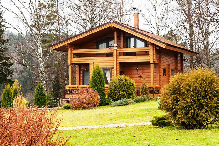 Um ein massives Dach auf die Badewanne zu legen, müssen Sie ein solides Fundament ausrüsten