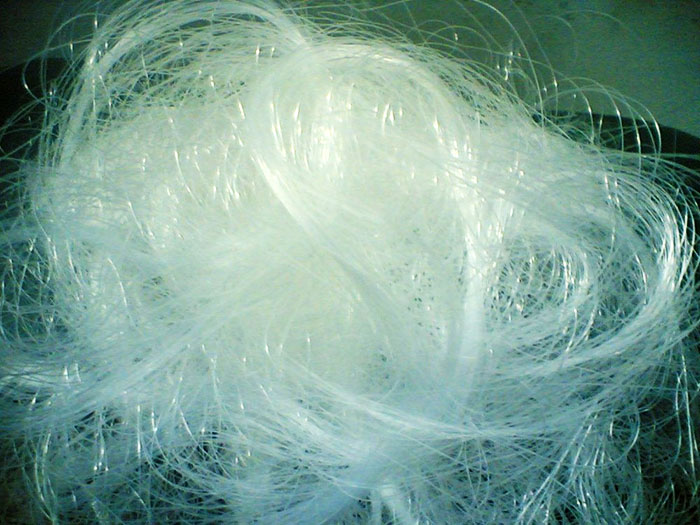 Материалът прави висококачествена въдица с всякаква дебелина за въдици