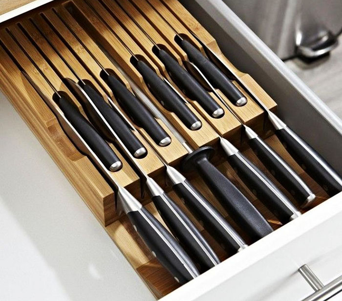 Класическа стойка за ножове в чекмедже