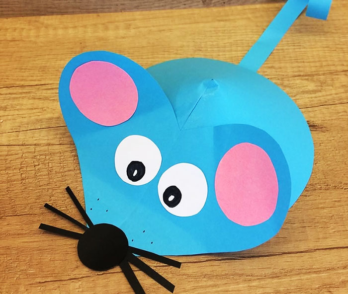 Обикновена апликация за новогодишна картичка