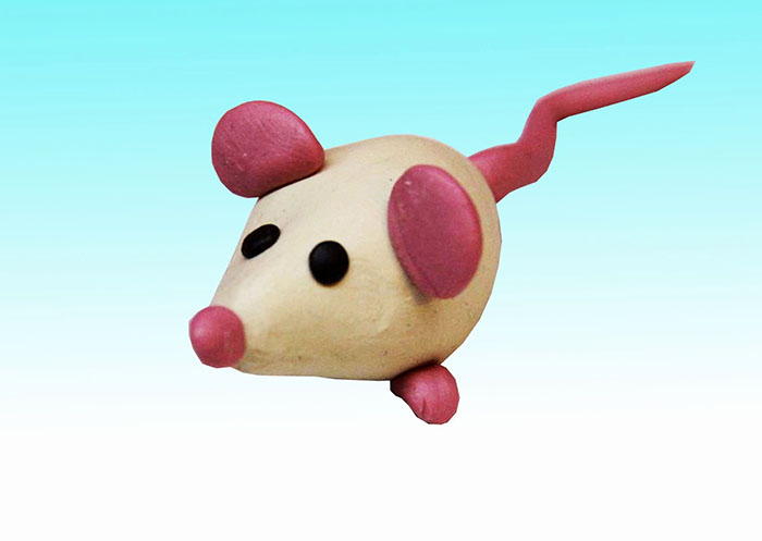 Можете да направите няколко такива мишки и да разредете състава със сирене от пластилин.